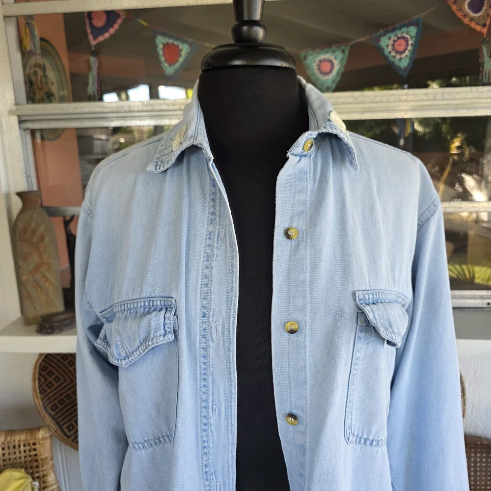 Vintage 90s Chic M Cotton Light Blue Button Down Shirt Soft Rose Patches - Picture 9 of 11